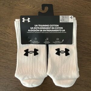 Under Armour Unisex Crew Socks. 6 pair. Brand New.